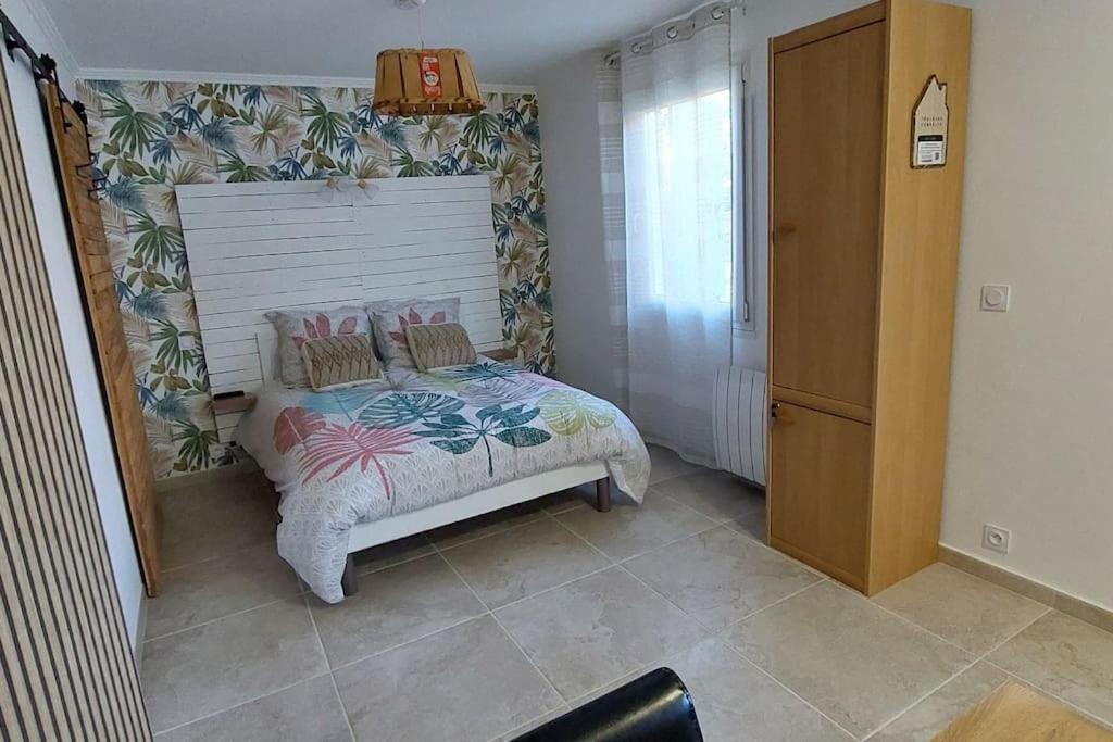 Gite De L'Olivier, Classe, Climatise, Jardin Avec Parking Gratuit Devant Le Logement Et A 5 Minutes Du Centre-Ville A Pied LʼIsle-sur-la-Sorgue Exteriör bild