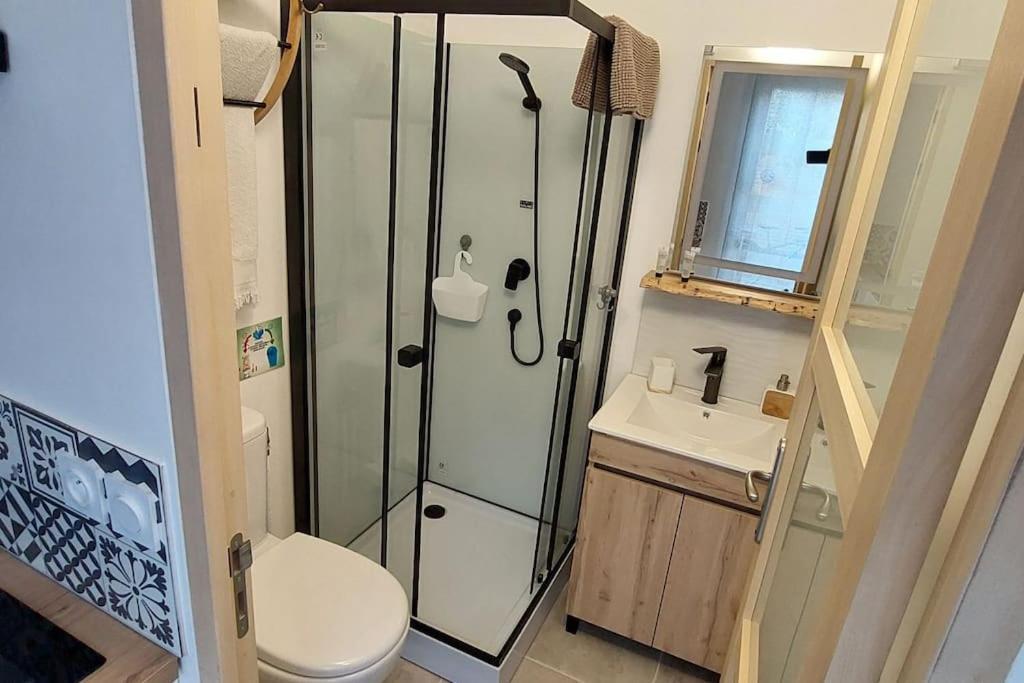 Gite De L'Olivier, Classe, Climatise, Jardin Avec Parking Gratuit Devant Le Logement Et A 5 Minutes Du Centre-Ville A Pied LʼIsle-sur-la-Sorgue Exteriör bild